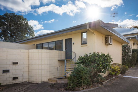 Penguin Mews Merimbula - Tourism Canberra 1