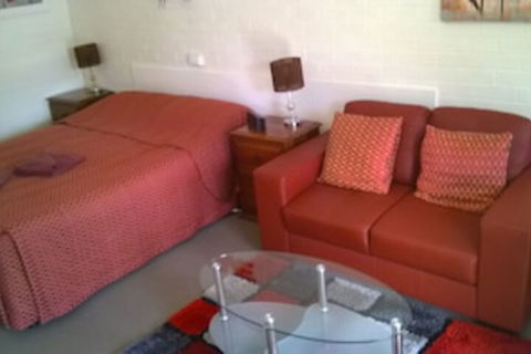 Colonial Inn Tamworth - Tourism Canberra 0