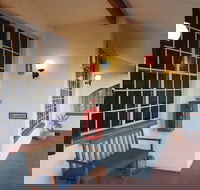 McNevin's Warwick Motel - Tourism Canberra