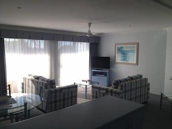 Breakers Apartments Mollymook - Tourism Canberra 6