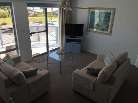 Breakers Apartments Mollymook - Tourism Canberra 2