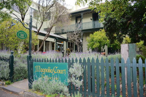 Magnolia Court Boutique Hotel Melbourne - Tourism Canberra 0