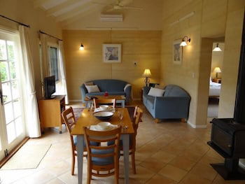 Big Brook Cottages - Tourism Canberra 3