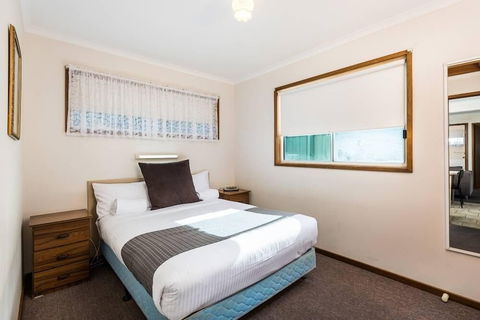 Lakes Jakaranda Holiday Units - Tourism Canberra 6