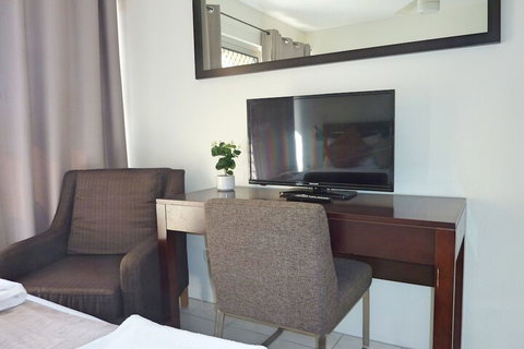 Jadran Motel & El Jays Holiday Lodge - Tourism Canberra 6