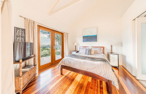 Outlook Hill Vineyard Cottages - Tourism Canberra 2