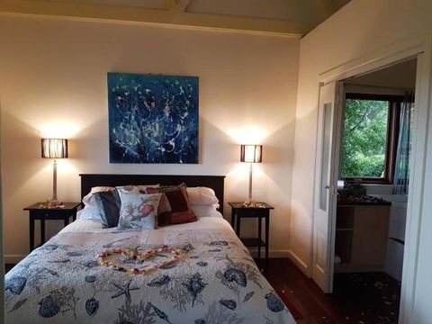 Outlook Hill Vineyard Cottages - Tourism Canberra 5