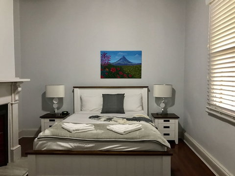 Endeavour Court Motor Inn - Tourism Canberra 4