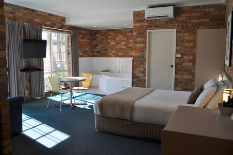Mollymook Surfbeach Motel And Apartments - Tourism Canberra 5