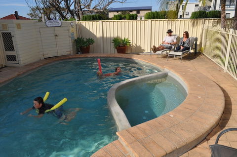 Mollymook Surfbeach Motel And Apartments - Tourism Canberra 1