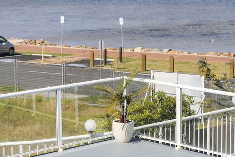 Crown Apartments - Tourism Canberra 1