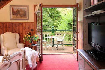 Mary Card's Coach House - Tourism Canberra 5