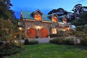 Mary Card's Coach House - Tourism Canberra 0
