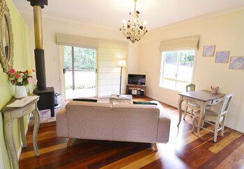 Apple Tree Cottage & Studio - Tourism Canberra 6