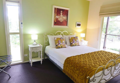 Apple Tree Cottage & Studio - Tourism Canberra 3