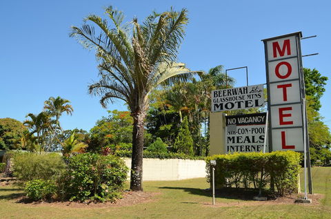 Beerwah Glasshouse Mountains Motel - Tourism Canberra 0
