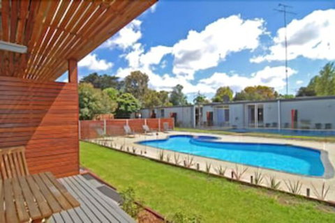 Riverside Ocean Grove - Tourism Canberra 4