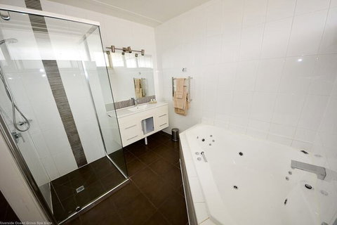Riverside Ocean Grove - Tourism Canberra 5