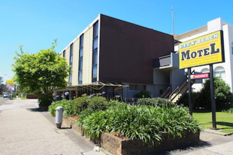 City Beach Motel - Tourism Canberra 0