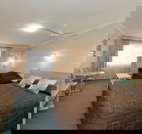 Abraham Lincoln Motel - Tourism Canberra
