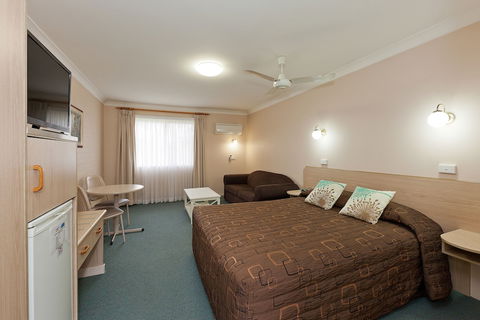 Abraham Lincoln Motel - Tourism Canberra 0