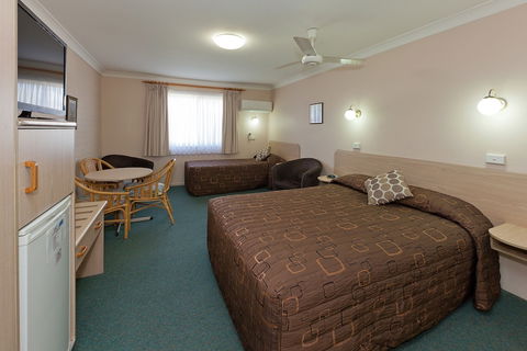 Abraham Lincoln Motel - Tourism Canberra 6