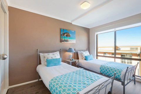 Panoramic Townhouses By Lisa - Tourism Canberra 3