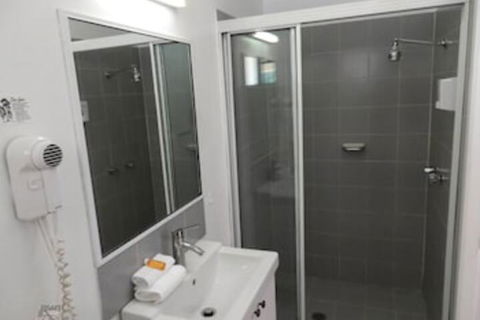 Ocean Shores Motel - Tourism Canberra 4