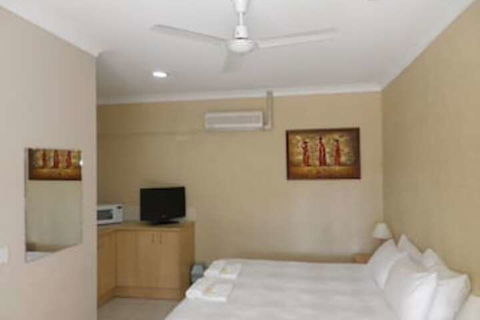 Ocean Shores Motel - Tourism Canberra 3