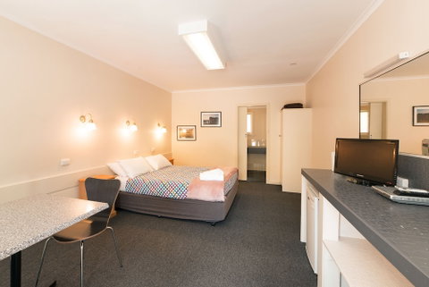 Gariwerd Motel - Tourism Canberra 2