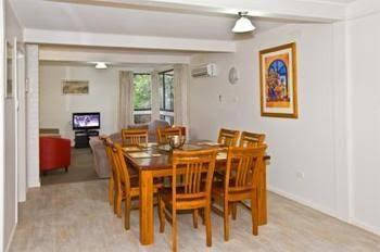 Kingsway Holiday Flats & Gariwerd House. - Tourism Canberra 4