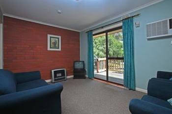 Kingsway Holiday Flats & Gariwerd House. - Tourism Canberra 0