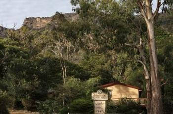 Kingsway Holiday Flats & Gariwerd House. - Tourism Canberra 2