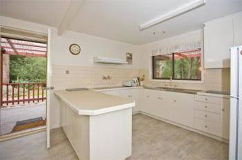 Kingsway Holiday Flats & Gariwerd House. - Tourism Canberra 5