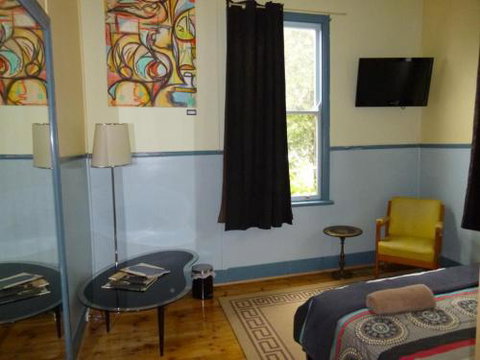 2 Dukes Daylesford - Tourism Canberra 4