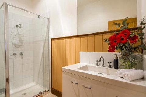 2 Dukes Daylesford - Tourism Canberra 1