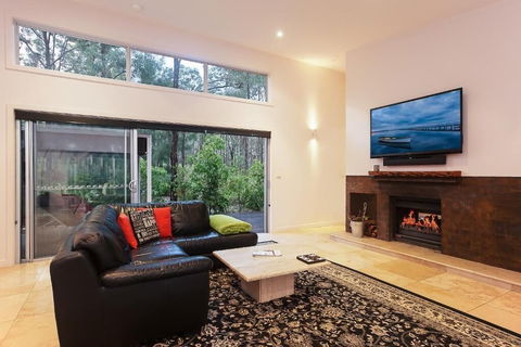 Deja Vu Estate - Tourism Canberra 5