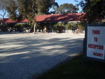 Jolly Swagman Motor Inn Holbrook - Tourism Canberra 1