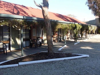 Jolly Swagman Motor Inn Holbrook - Tourism Canberra 2