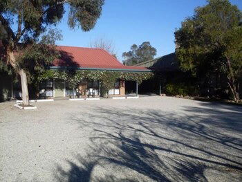 Jolly Swagman Motor Inn Holbrook - Tourism Canberra 0