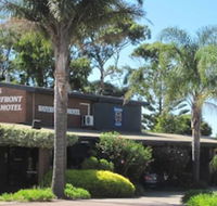 Lakes Waterfront Motel  Holiday Cottages - Tourism Canberra