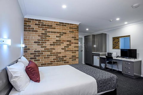 Bushmans Motor Inn - Tourism Canberra 5