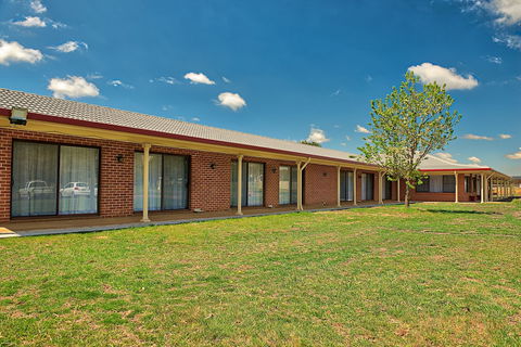 Bushmans Motor Inn - Tourism Canberra 0