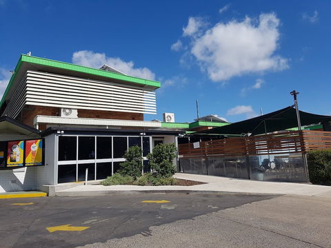 Windsor Hotel Dalby - Tourism Canberra 6