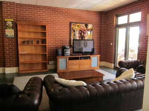 Holiday On Mostyn - Tourism Canberra 6