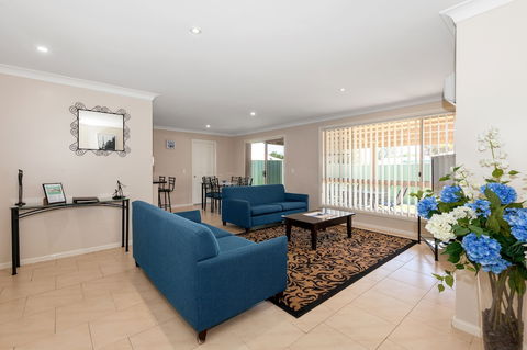 Colonial Court Villas - Tourism Canberra 5