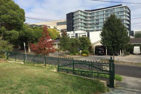 Rose Avenue Home Stay - Tourism Canberra 0