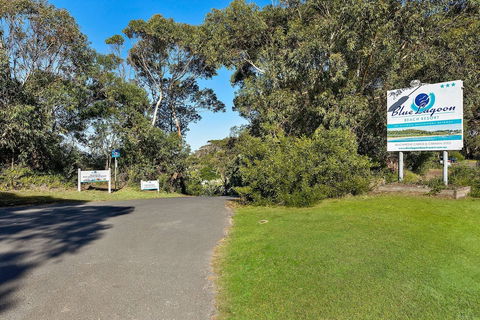 Blue Lagoon Beach Resort - Tourism Canberra 2