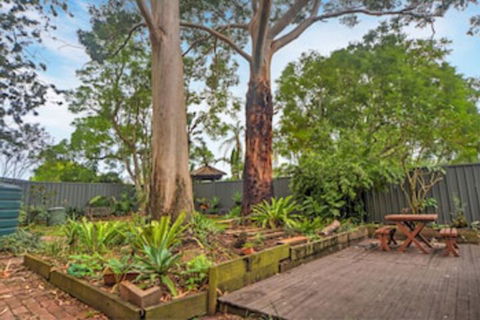 The Pines Bed & Breakfast - Tourism Canberra 0