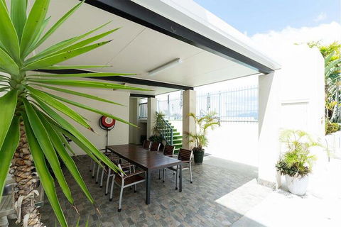 Cairns City Apartments - Tourism Canberra 6